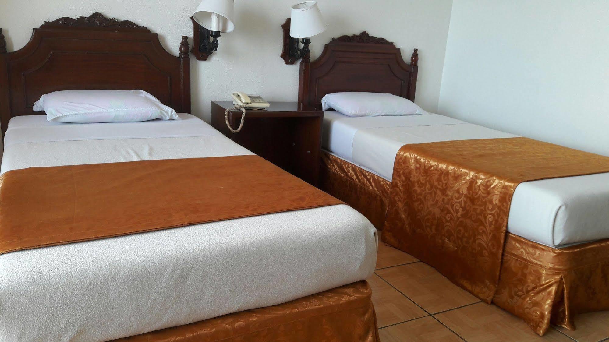 Don Felipe Hotel Ormoc Exteriér fotografie